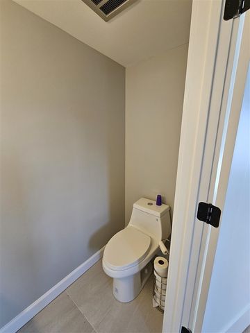 1976 Ridge Court, Royal Oak, MI 48073