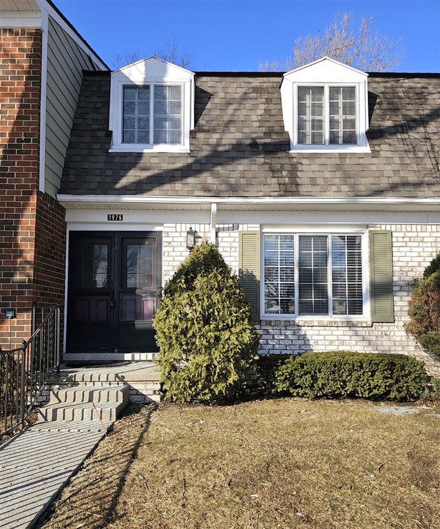 1976 Ridge Court, Royal Oak, MI 48073