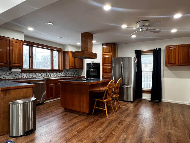 572 Route 140, Tinmouth, VT 05773