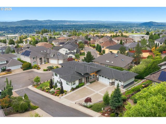 10159 Se BROOKMORE Ct, Happy Valley, OR 97086