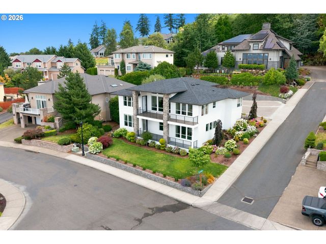 10159 Se BROOKMORE Ct, Happy Valley, OR 97086
