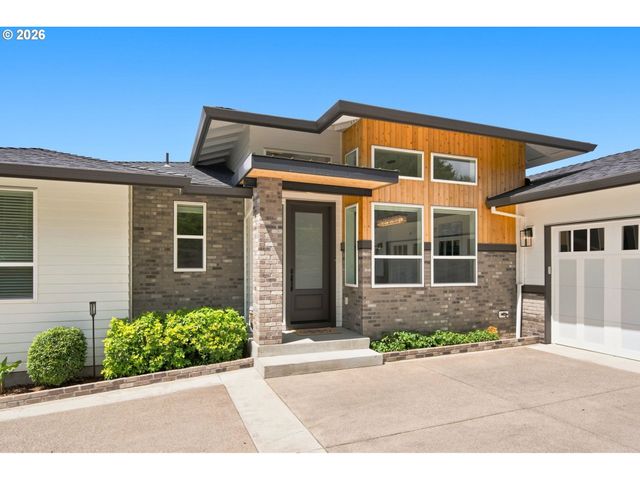 10159 Se BROOKMORE Ct, Happy Valley, OR 97086