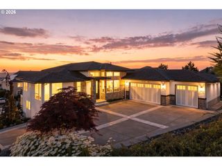 10159 Se BROOKMORE Ct, Happy Valley, OR 97086