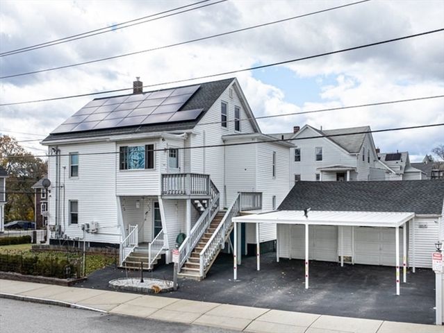 95 Lake St, Webster, MA 01570