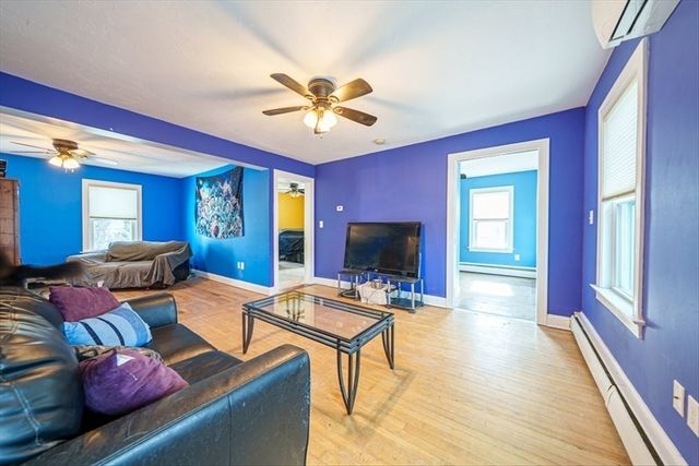 95 Lake St, Webster, MA 01570