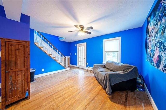 95 Lake St, Webster, MA 01570