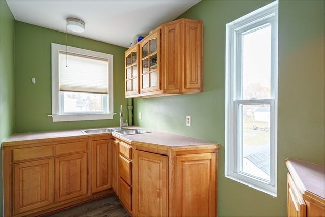 95 Lake St, Webster, MA 01570