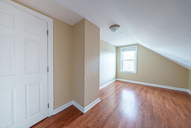 95 Lake St, Webster, MA 01570