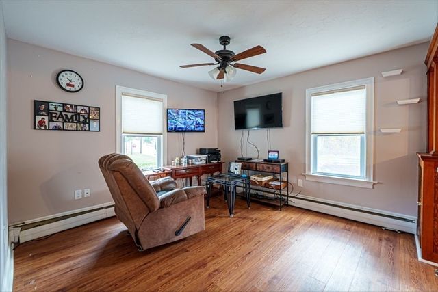 95 Lake St, Webster, MA 01570