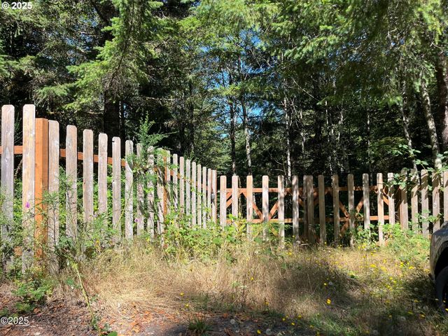 9860 SILETZ Hwy, Siletz, OR 97380