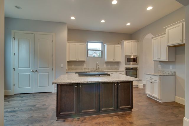 402 Zephyr Cv, Lebanon, TN 37087