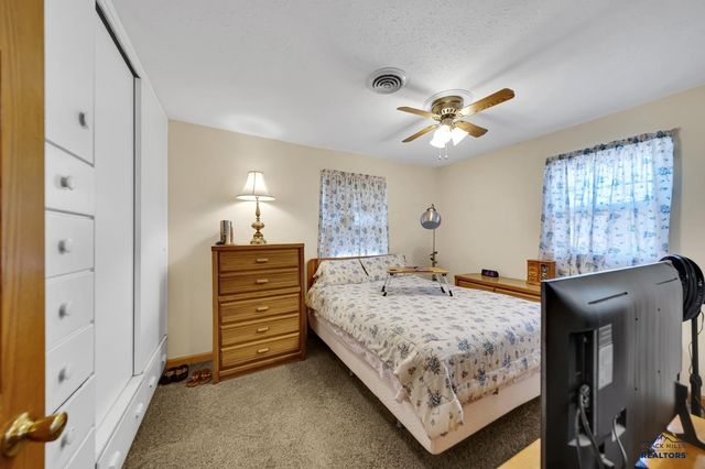 402 E MEADE ST, Rapid City, SD 57701
