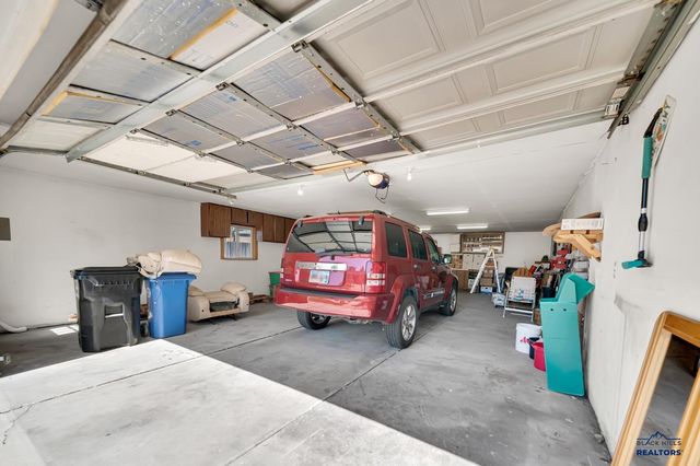 402 E MEADE ST, Rapid City, SD 57701