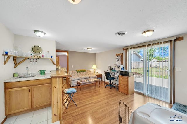 402 E MEADE ST, Rapid City, SD 57701