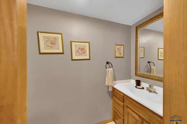 402 E MEADE ST, Rapid City, SD 57701