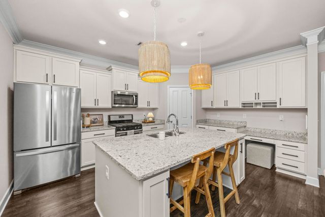 910 Springlane Dr, Nolensville, TN 37135