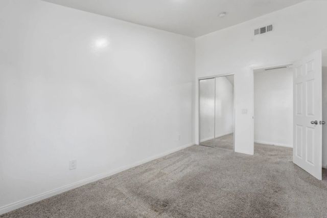 9676 Cypress Vale Dr, Lakeside, CA 92040