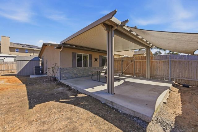 9676 Cypress Vale Dr, Lakeside, CA 92040