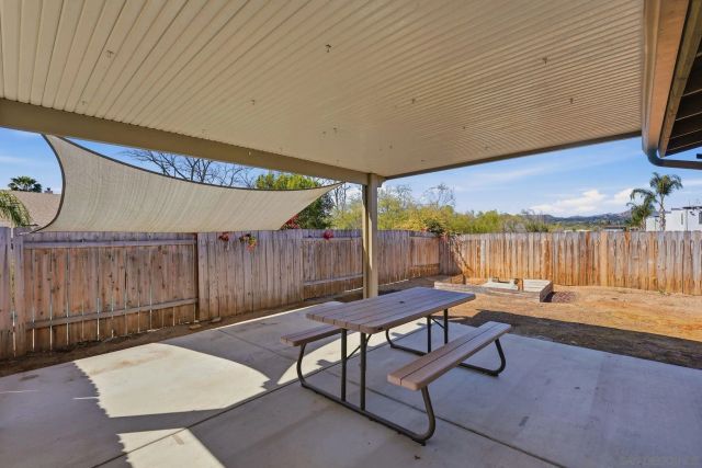 9676 Cypress Vale Dr, Lakeside, CA 92040