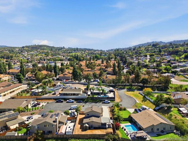 9676 Cypress Vale Dr, Lakeside, CA 92040