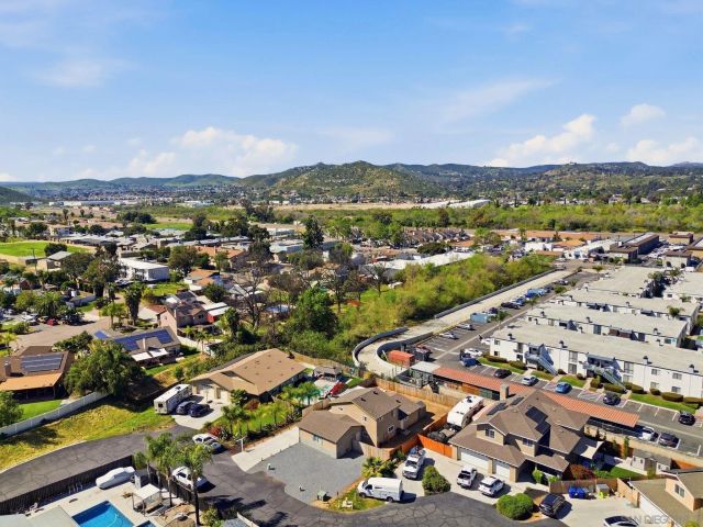 9676 Cypress Vale Dr, Lakeside, CA 92040