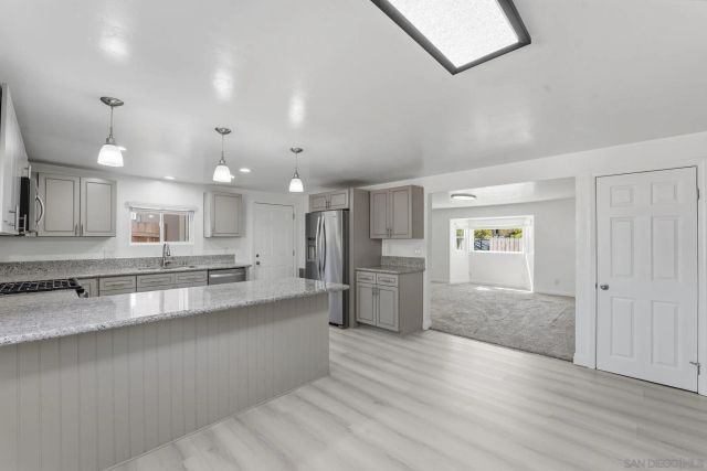 9676 Cypress Vale Dr, Lakeside, CA 92040