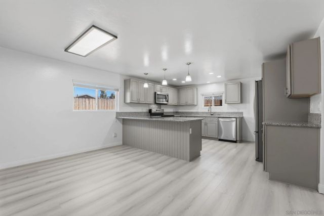 9676 Cypress Vale Dr, Lakeside, CA 92040