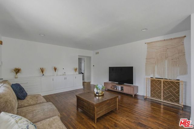 4218 Don Arellanes Drive, Los Angeles, CA 90008