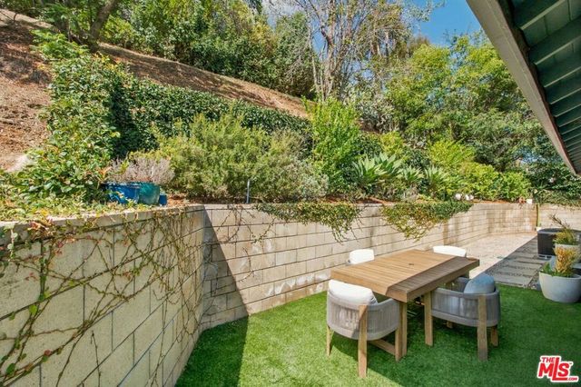 4218 Don Arellanes Drive, Los Angeles, CA 90008