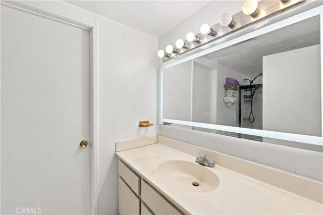 106 Racquet Club, Compton, CA 90220