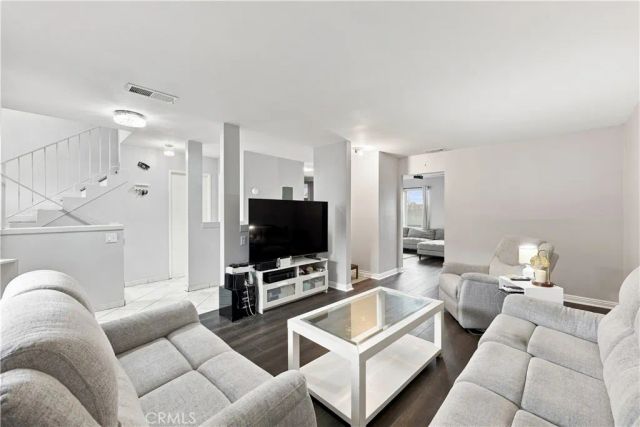 106 Racquet Club, Compton, CA 90220