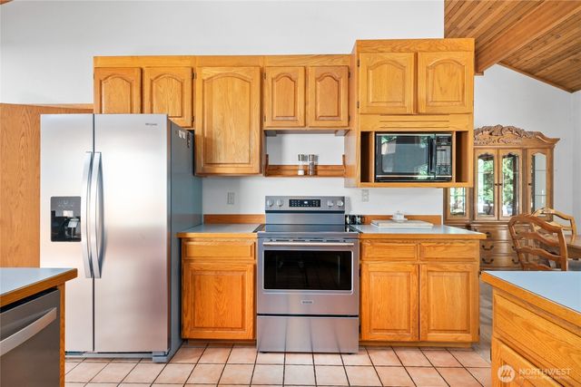27019 SE 384th Street, Enumclaw, WA 98022