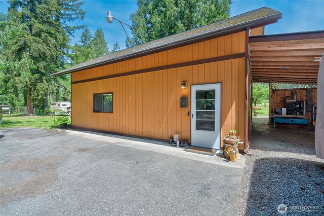 27019 SE 384th Street, Enumclaw, WA 98022