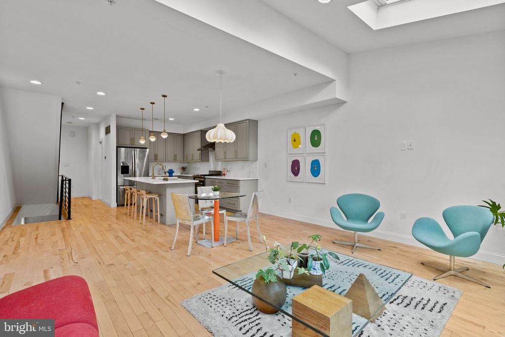 2338 E FLETCHER ST, PHILADELPHIA, PA 19125 — photo 4