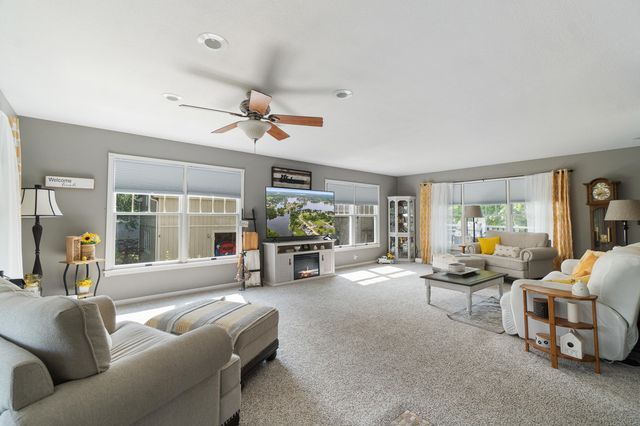 10740 Emerald Drive, Cement City, MI 49233