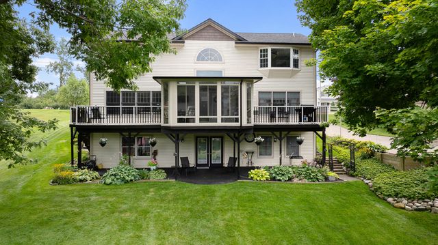 10740 Emerald Drive, Cement City, MI 49233