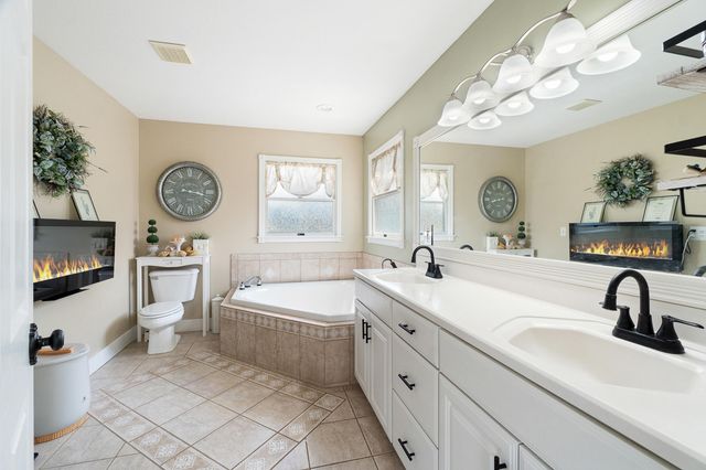 10740 Emerald Drive, Cement City, MI 49233