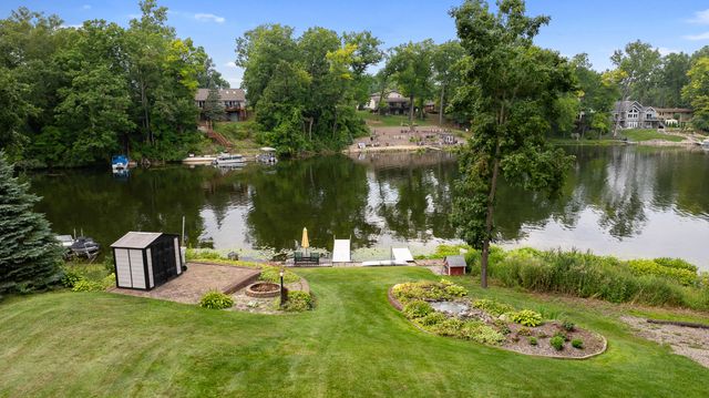 10740 Emerald Drive, Cement City, MI 49233