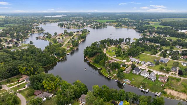 10740 Emerald Drive, Cement City, MI 49233