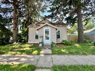 403 W 1st Avenue, Indianola, IA 50125