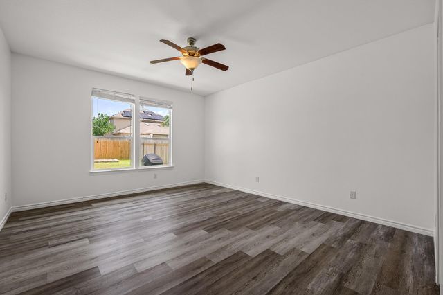 2215 McCombs ST, Georgetown, TX 78626