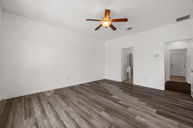 2215 McCombs ST, Georgetown, TX 78626