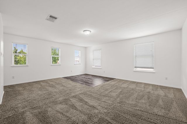 2215 McCombs ST, Georgetown, TX 78626