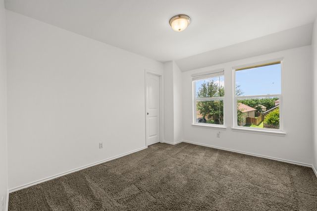 2215 McCombs ST, Georgetown, TX 78626