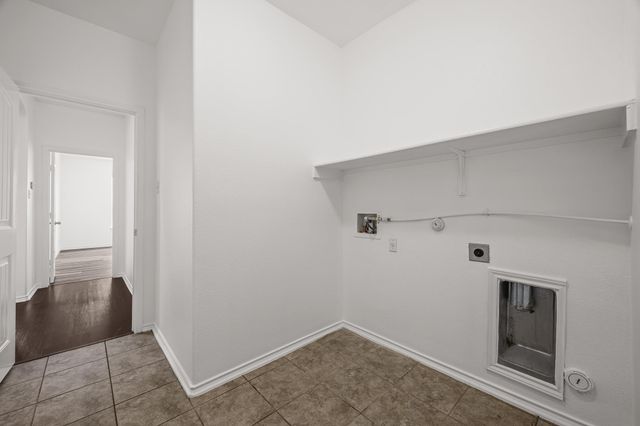 2215 McCombs ST, Georgetown, TX 78626