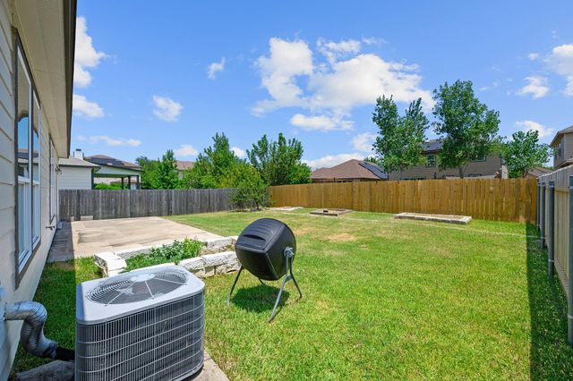 2215 McCombs ST, Georgetown, TX 78626