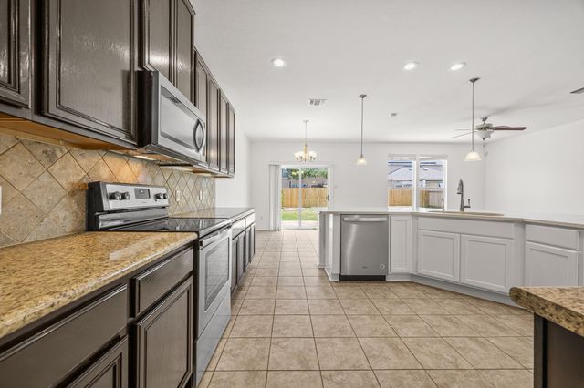 2215 McCombs ST, Georgetown, TX 78626