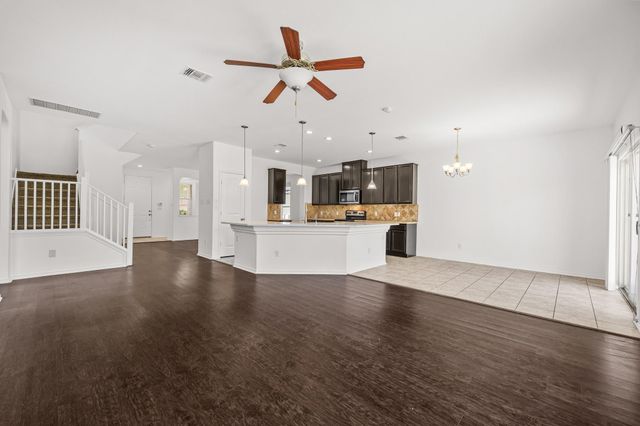 2215 McCombs ST, Georgetown, TX 78626