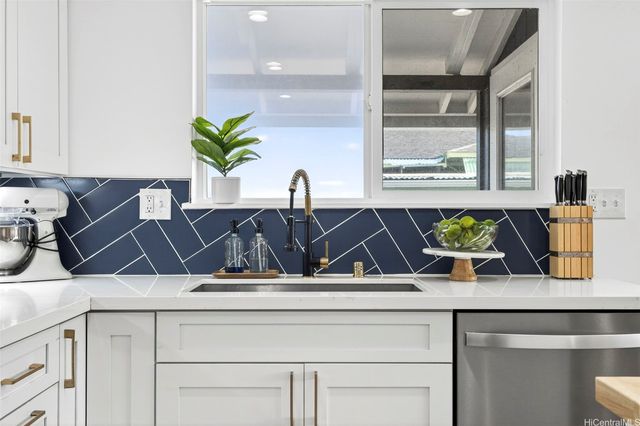 536 Olomana Street, Kailua, HI 96734