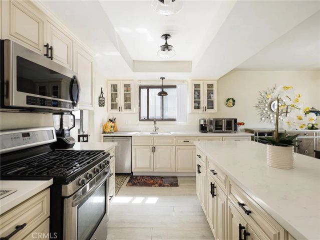 212 E Imperial Avenue E, El Segundo, CA 90245